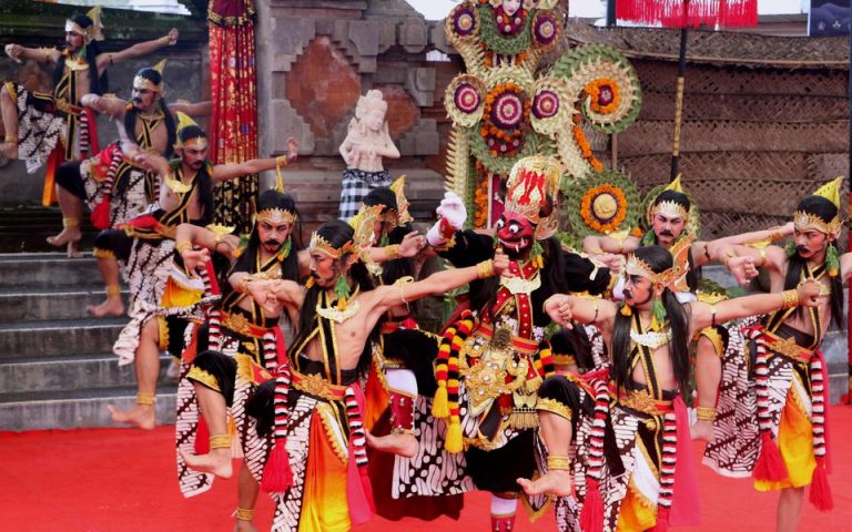 Tari Tradisional Indonesia