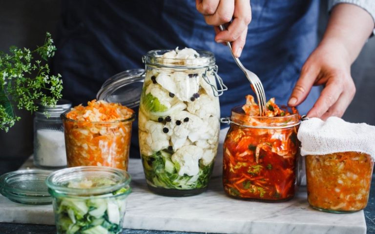 Bagaimana Makanan Fermentasi Membantu Menjaga Kesehatan Mental