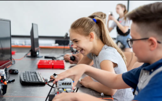 Masa Depan Pendidikan: Teknologi Digital Bawa Revolusi Pembelajaran di Sekolah Indonesia