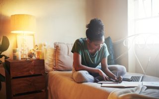 Belajar dari Rumah: Tips Menjaga Fokus dan Disiplin